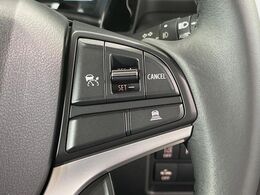 【アダプティブクルーズコントロール】高速道路での長距離走行が楽に！！自動で速度を保つクルーズコントロールが、衝突軽減システムと連携し、前方の車両を感知して車間を保つように速度調節してくれます！！