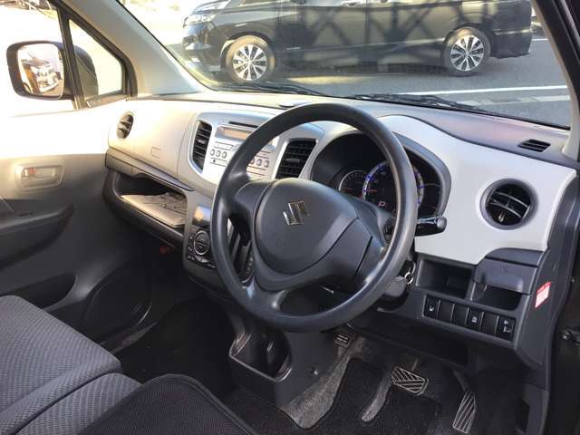 車両の状態、見積もり金額など気になる点ご質問等ございましたらお気軽にメール、ご連絡下さい。細かくご説明致します☆気になるお車が有れば乗り比べしてみて下さい！当店は全車試乗可能となっております♪