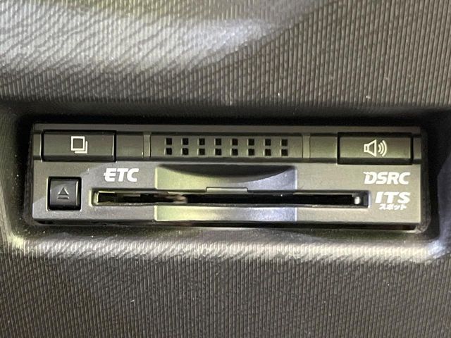 【ETC】高速道路の料金所をストレスなく通過！話題のスポットやサービスエリアに多い「スマートIC」利用時は必須のアイテムです。当店でセットアップを実施、ご納車当日からすぐにご利用いただけます！