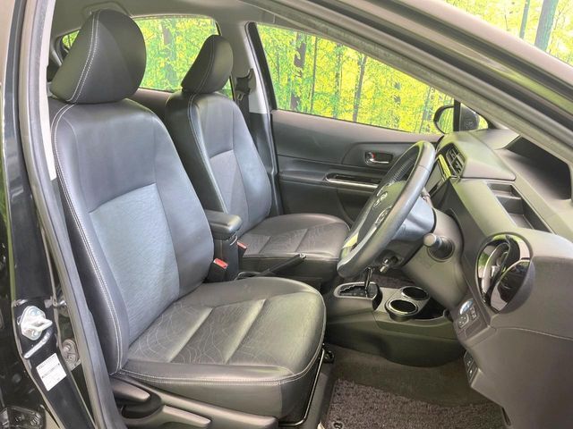 運転席シート廻りは使用感も少なく、良好な状態となっています。丁寧に使われていたことがよくわかりますね。