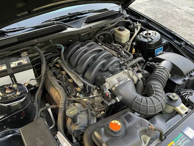 SOHC V8 4600CC　300HP（カタログ値）