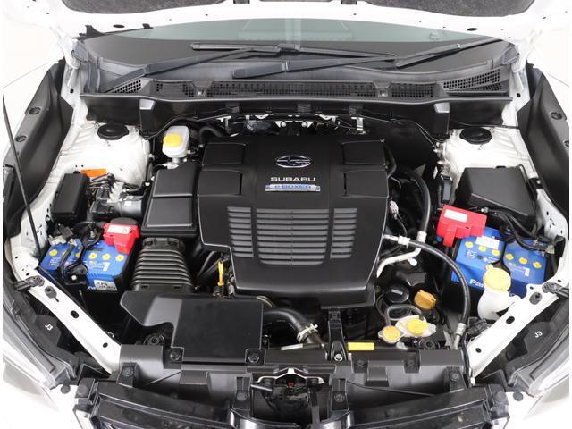 スバルの水平対向エンジンは振動が少なく、重心位置が低いため快適性と安定性が優れており、振動の少なさは長距離ドライブで疲労感を軽減！交差点を曲がるだけでも安定性の高さを感じることができます！！