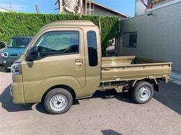 ・スペアキー　　　・スペアタイヤ　　　・保証書　　　・取説書