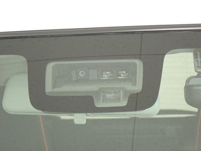 人や車を検知し、衝突の可能性が高まると自動で強いブレーキをかける「デュアルセンサーブレーキサポート」を搭載しています。衝突回避又は衝突の軽減を図ります。