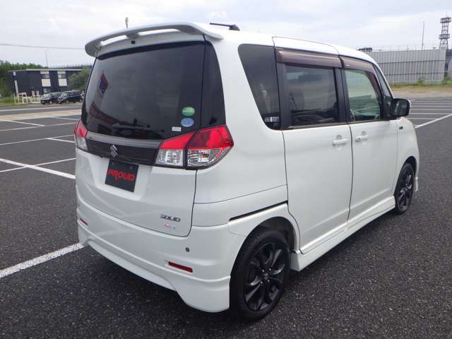 車両入庫チェックではエンジン・機関系をはじめ、電装装備、内装など100項目以上のチェックをしています。試乗も行なっていますのでご安心下さい。