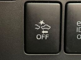 【スマートアシスト】走行中に前方の車両等を認識し、衝突しそうな時は警報とブレーキで衝突回避と被害軽減をアシスト。より安全にドライブをお楽しみいただけます。
