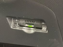 【ETC】高速道路の料金所をストレスなく通過！話題のスポットやサービスエリアに多い「スマートIC」利用時は必須のアイテムです。当店でセットアップを実施、ご納車当日からすぐにご利用いただけます！