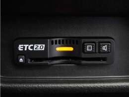 ◆ETC2.0装着◆進化したドライブ体験。料金収受システムだけだったETCが生まれ変わって、高速道路を賢く使うETC2.0に進化しました。多彩な情報サービスが便利で快適なドライブ体験を提供します。