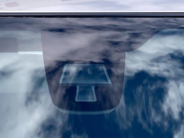 【レーダーブレーキサポート】衝突被害軽減ブレーキ。低速走行中、前方の車両をレーダーで検知し、衝突を回避できないと判断した場合に衝突被害軽減ブレーキが作動。衝突を回避、軽減します☆