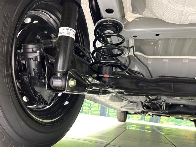 お車を安心してお乗りいただく為には、足回りの定期点検が欠かせません。サービスサポート（有償保証）では無料点検もご提供しており、安心のカーライフをお過ごしいただけるサポート体制が整っています。
