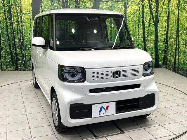 大好評のボディコーティング「弾スプラッシュコート」もご納車までに施工可能。通常のガラスコートと異なる、耐久年数6年の無機質ガラスコーティングが、ボディをキレイな状態に保ってくれます。