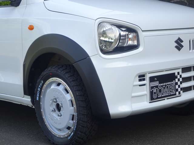 新品オーバーフェンダーにタイヤ/ホイールセットも新品です！