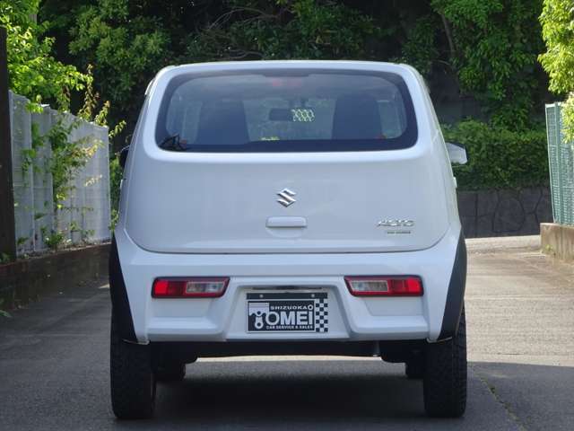 全車、ご納車前法定点検整備を実施し、ご安心頂ける状態でお引渡しさせて頂きます。またその際点検記録簿及び点検整備済みの証であるダイヤルステッカーをフロントガラス部に貼り付けさせて頂きます。