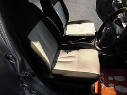 シンプルな運転席ですので、どなたでもすぐ慣れて頂けます！