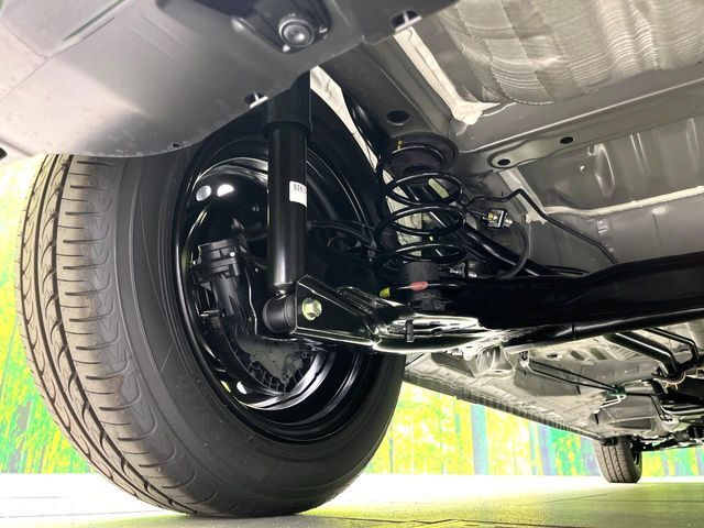 お車を安心してお乗りいただく為には、足回りの定期点検が欠かせません。サービスサポート（有償保証）では無料点検もご提供しており、安心のカーライフをお過ごしいただけるサポート体制が整っています。