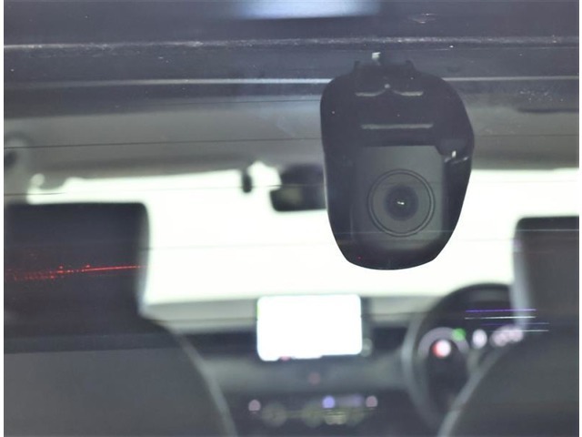 リヤ用ドライブレコーダー装備！これがあれば、相手方が危険運転をしてきた場合などでも客観的に証明でき、事故や事件の直接的な証拠の確保にも生り得ます。