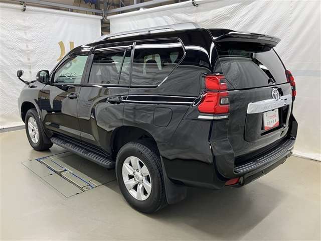 走りにこだわりながら収納力も持ち合わせたお車です。