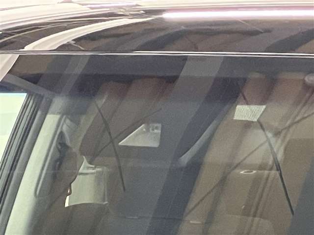 サポカーは、高齢運転者を含めたすべてのドライバーによる交通事故の発生防止・被害軽減対策の一環として、国が推奨する新しい自動車安全コンセプトです。詳しくは販売店スタッフまでおたずねください。