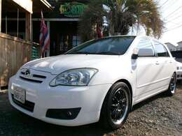 ご覧のとおり心地好いコンディションを維持されております！ヘッドライトもクスミや黄ばみ無くピッカピカ！TEIN製車高調、柿本GTBOXマフラー、WORKエモーション16インチ完備！その他ナビやETC、レーダー等装備充実！