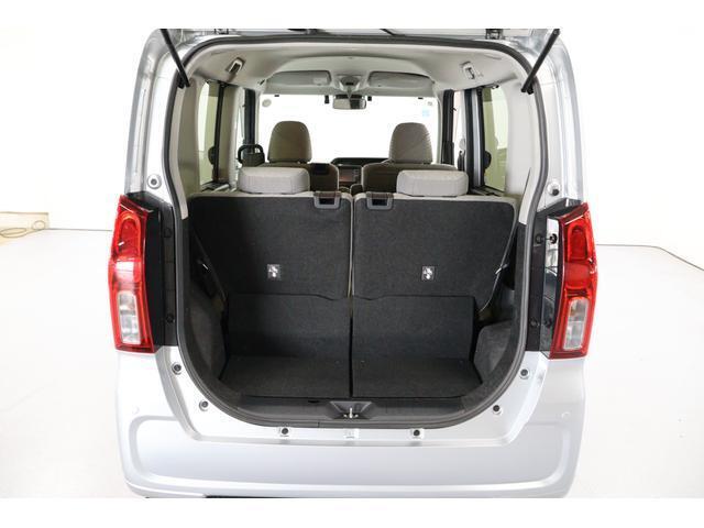 荷物をたっぷり載せて広々ドライビング♪座席を倒せば更に収納機能がアップします！