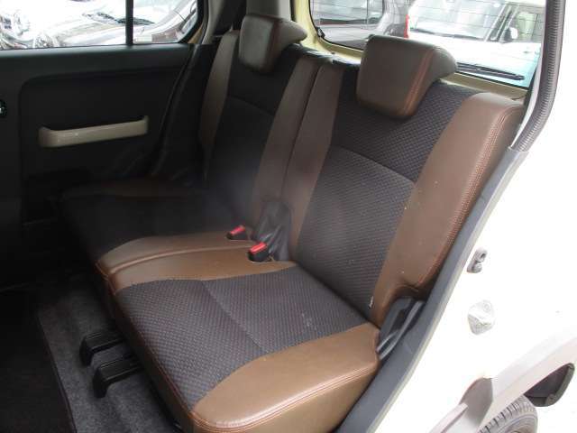 お客様に隅々まで見ていただけるよう展示車両は常に綺麗に仕上げております！お客様のご来店、スタッフ一同心よりお待ち申し上げます。