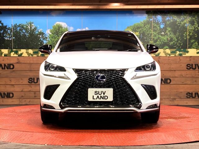 弊社では、全車『修復歴なし』のお車のみ取り扱っております。専任バイヤーによる厳選した仕入れの後、入庫後の車両チェックを行い、ネクステージが認定した高品質な中古車をご提供しております。