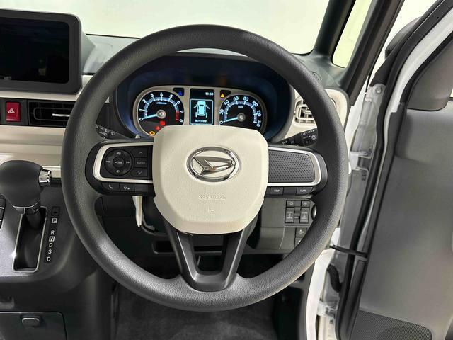 滑りにくく、なじみやすいチルト機能付きウレタンハンドルです