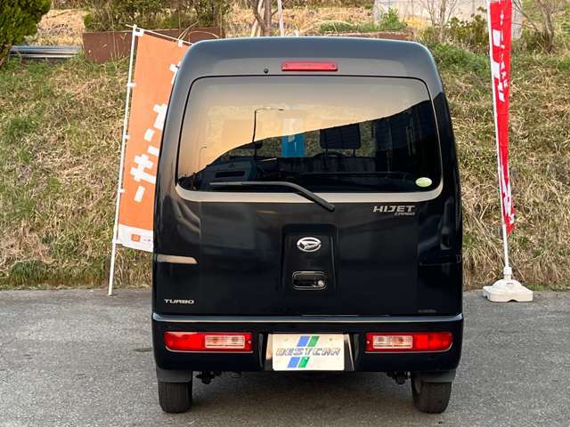 当社で並べているお車の状態は外装に目立つ傷も無く綺麗な状態を保っておりますので私共と致しましても自信をもってお勧め出来るお車のみとなっております♪