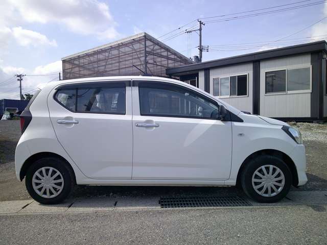 中古冬タイヤ、ドアバイザーが付いています！