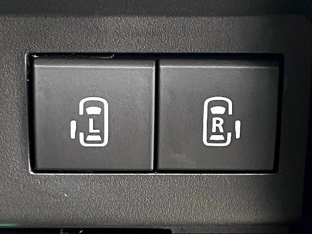 【両側オートスライドドア】ボタン一つで開閉も可能です！