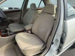 【運転席＆助手席】ベージュ内装です☆座り心地のよいシートです☆ぜひ一度お試しください(^^♪