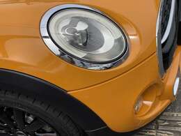 純正LEDヘッドライトは視認性が良く、本当に見やすいですよ♪