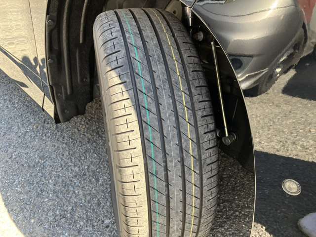 タイヤ新品です！