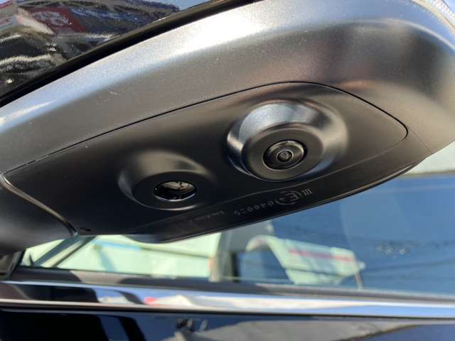 全方位カメラ付きで駐車も楽々！