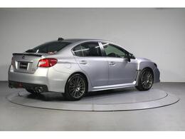 WRX S4の上位モデルSTI Sport が入庫！珍しいサンルーフ付！レカロシート着用でスポーティーな1台！