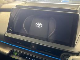 【12.3インチディスプレイオーディオ】スマートフォンと連携が可能な大画面ディスプレイオーディオです。スマートフォンのナビ機能を使用したり、Bluetooth接続で音楽もお楽しみいただけます！