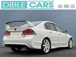 外装の状態も非常に良く、とても綺麗なお車ですがボディコーティング施工により、更に磨き上げてピカピカの状態を維持する人気のボディコーティングプランもご注文時にご利用いただけます。