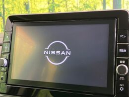 【純正9型ナビ】人気の純正ナビを装備しております。ナビの使いやすさはもちろん、オーディオ機能も充実！キャンプや旅行はもちろん、通勤や買い物など普段のドライブも楽しくなるはず♪