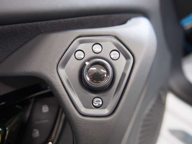 オークション評価点5点内装A点の高評価の車両です！内外装ともに綺麗で機関も良好！前オーナー様の愛情がうかがえます！