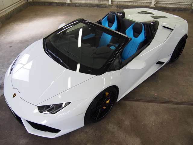 ランボルギーニの至宝！最後のV10自然吸気NAエンジン！CORNES正規ディーラー車/左ハンドル/V10/DOHC/5,200cc/610PS/560Nm/禁煙車/取扱説明書/新車時保証書/記録簿