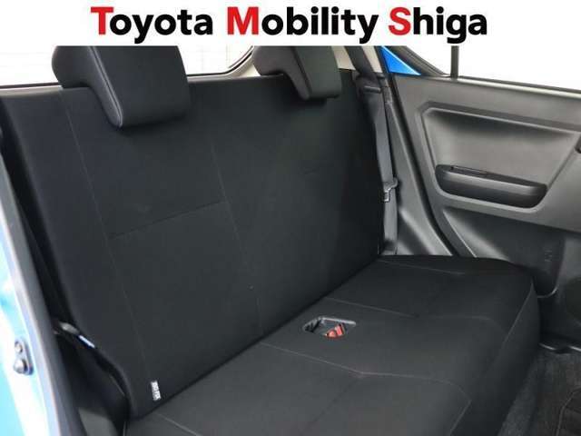 後席もゆとりあるスペ-スをしっかり確保。