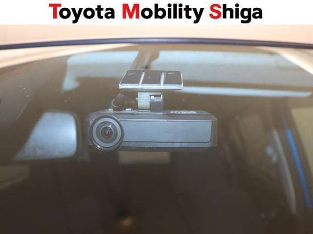 万が一のトラブルにも役に立つドライブレコーダーを装備しています。