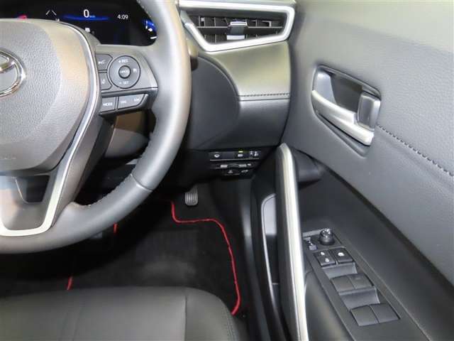 「これって中古車なの？」とおっしゃっていただける、美しい中古車をお届けしたい。U-Car店舗は9店・在庫は約300台ございます。