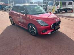 初売りは4日からご来店者様に福袋プレゼント中新型スイフト発売大商談会開催中オプション7万円プレゼント＋びっくり特典！お好きな色グレードオプションオーダー可能です6年連続新車スイフト販売実績日本一の価格で