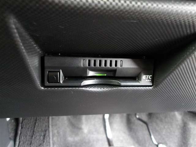 ETC車載器付きです。高速道路の料金所もスムーズに通過できます。