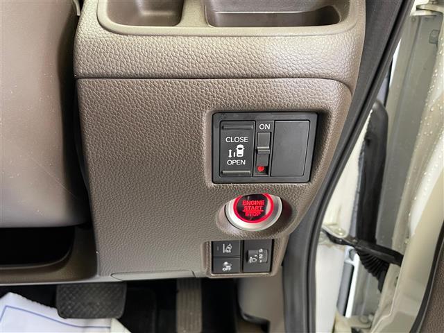 店舗にて現車の確認もいただけますので、お電話で在庫のご確認の上是非ご来店くださいませ！！！