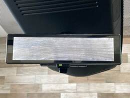 【デジタルインナーミラー】を搭載しております。ミラーにより後方確認ができますので、駐車の際などに役立ちます。