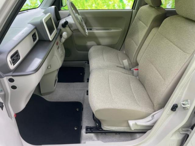 WECARSでは各商談席に大型モニターをご用意しております！見やすい大画面でゆったりと全国の在庫をご覧いただけます！是非ご来店お待ちしております！