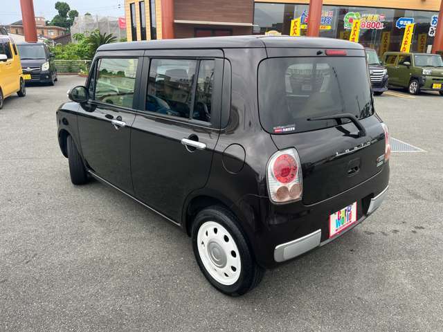 サービス充実の平川燃料グループ、カーワールド荒尾店スタッフ一同が新車・中古車・車検・修理・保険まで、お客様にご満足いただけるご接客・ご対応を目指します。