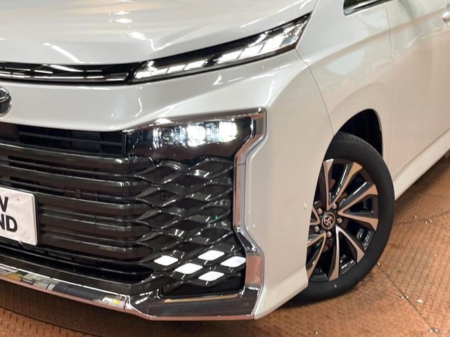 【LEDヘッドライト】悪天候や夜間走行時も良好な視界を確保し安心して運転できる高輝度LEDヘッドライトを装備！点灯速度が早く、消費電力も抑えられています。